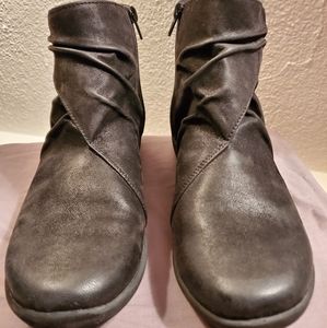 Cloudstepper by Clarks (Sillian Tana) Size 10 US